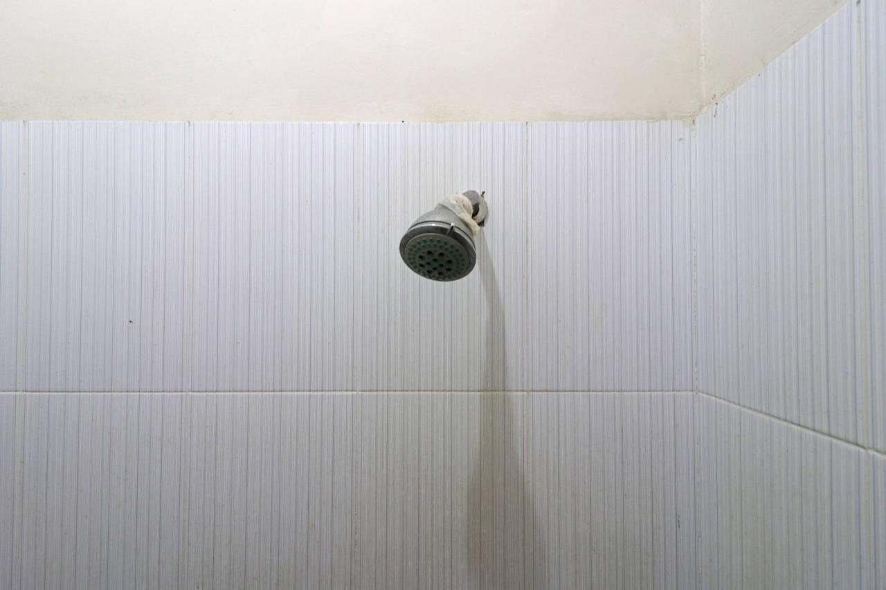 Wisma Cempaka 2 Syariah Hotel Parit  Esterno foto
