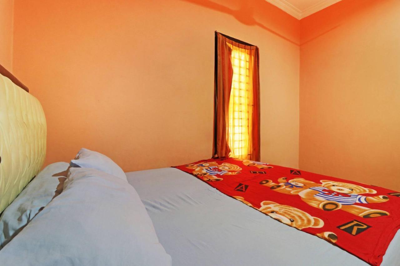 Wisma Cempaka 2 Syariah Hotel Parit  Esterno foto
