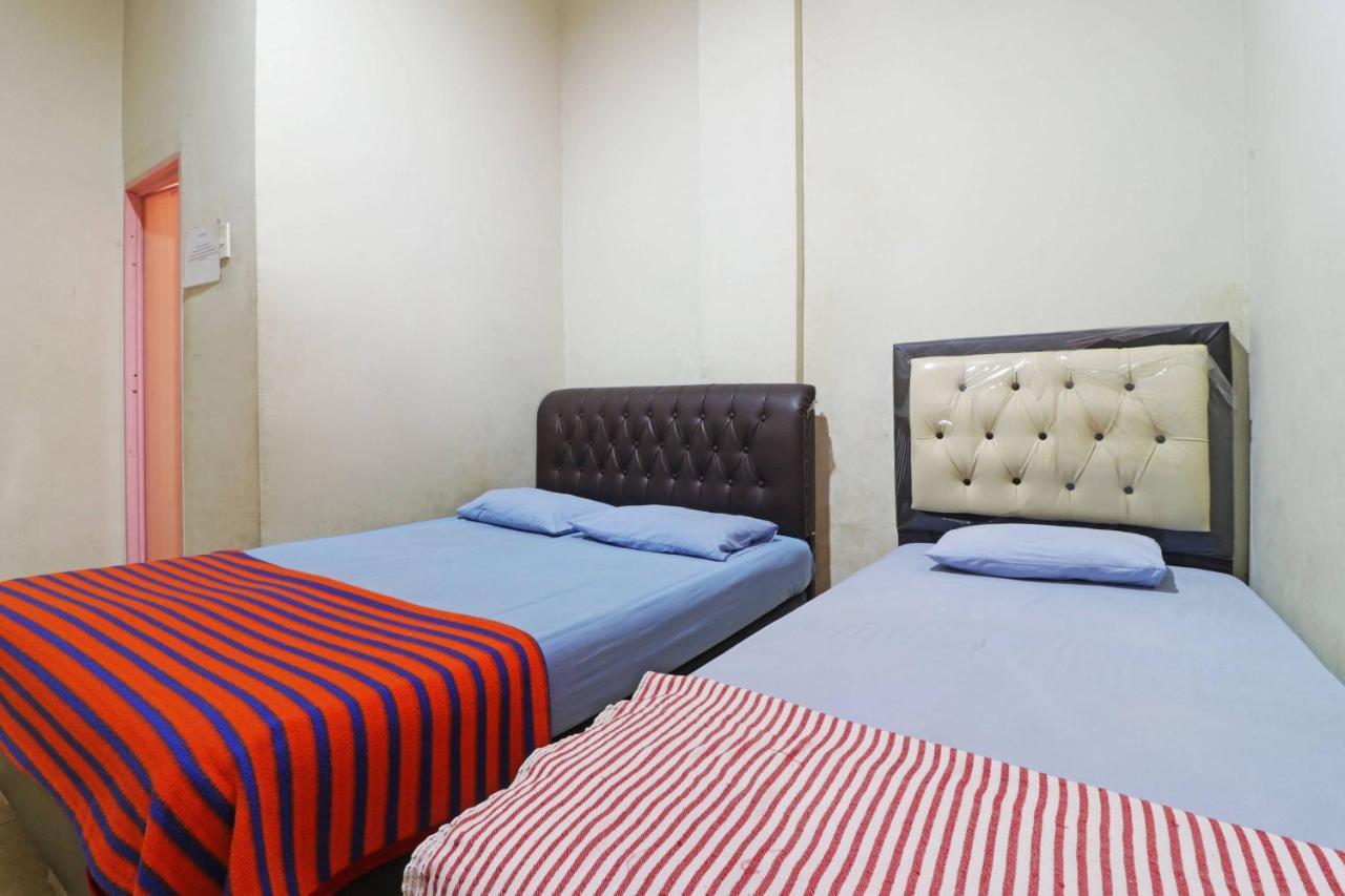 Wisma Cempaka 2 Syariah Hotel Parit  Esterno foto