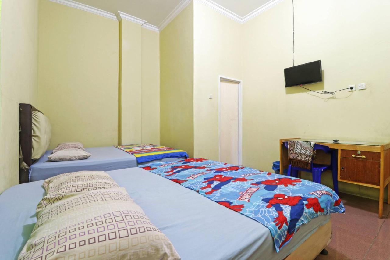 Wisma Cempaka 2 Syariah Hotel Parit  Esterno foto
