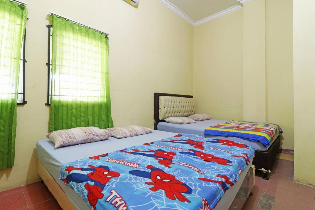 Wisma Cempaka 2 Syariah Hotel Parit  Esterno foto