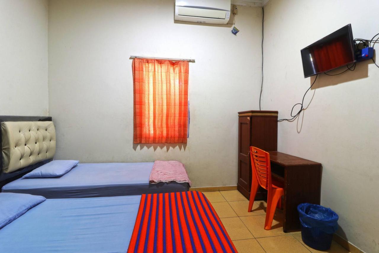 Wisma Cempaka 2 Syariah Hotel Parit  Esterno foto